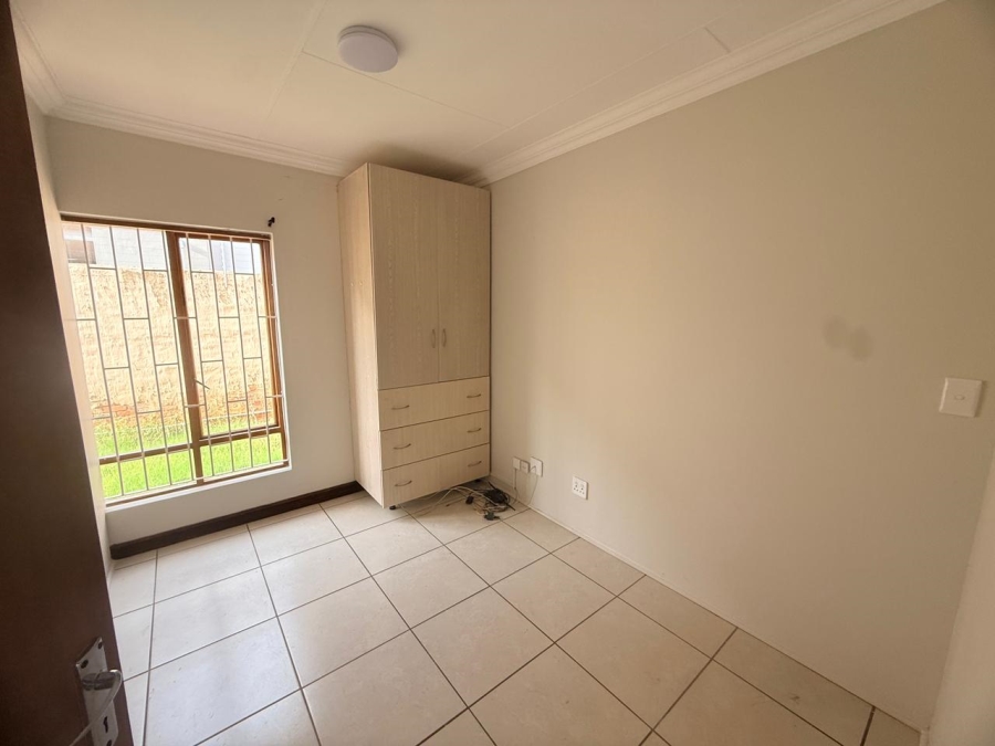 To Let 5 Bedroom Property for Rent in Bult West North West